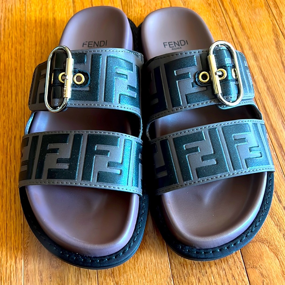 Fendi Leather Flat Slides